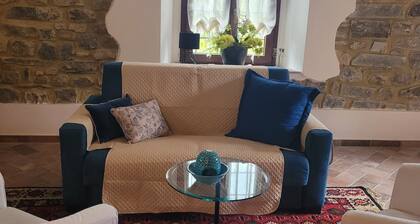 CASA FIVIZZANO A vacation home in Tuscan style. Pet friendly