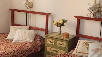 2 Schlafzimmer, Bügeleisen/Bügelbrett, Bettwäsche