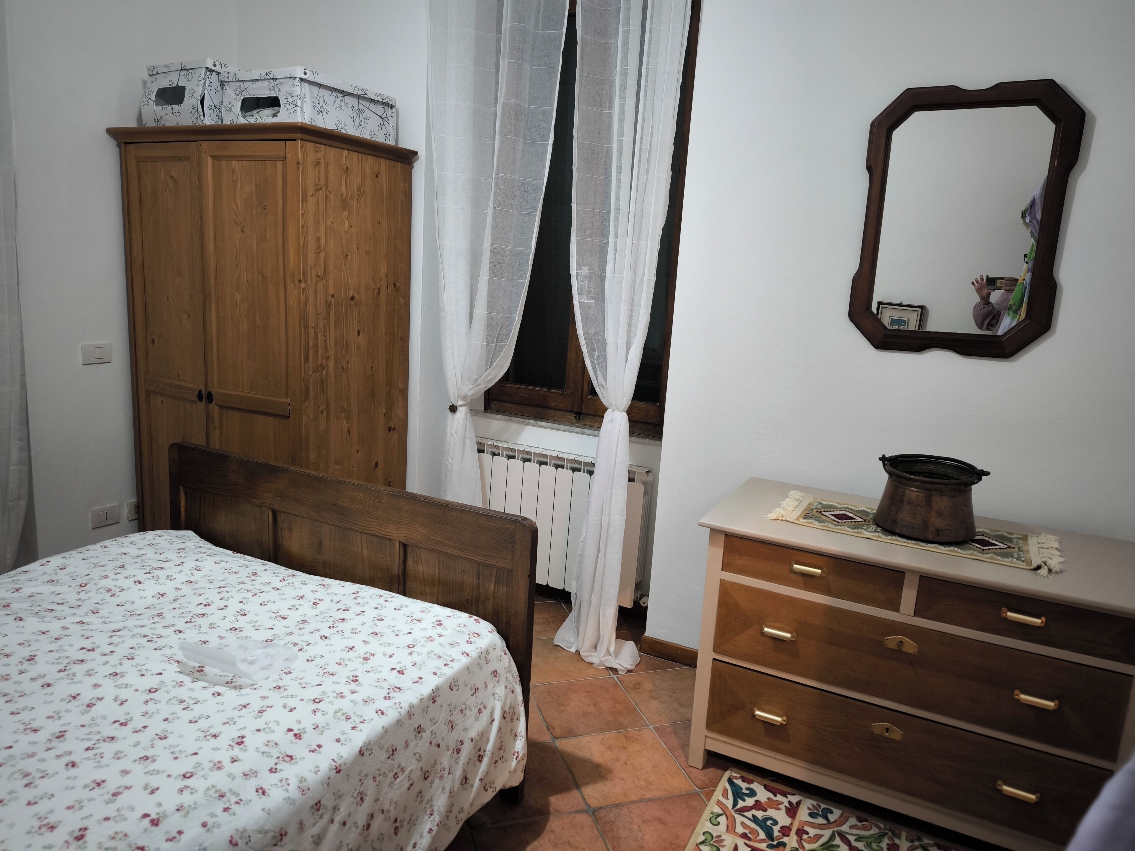 2 bedrooms, iron/ironing board, travel crib, bed sheets