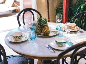 Dining - Luxury couples or solo traveller Villa in heart of Seminyak (Badung)