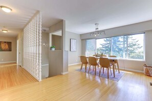 Dining - An Immaculate Family House in West Vancouver (West Vancouver)