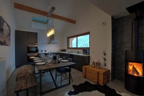 Dining - Chic mountain ski penthouse with panoramic views (Châtel)