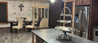 Spacious 5-bedroom house in lovely Ponce de Leon with AC