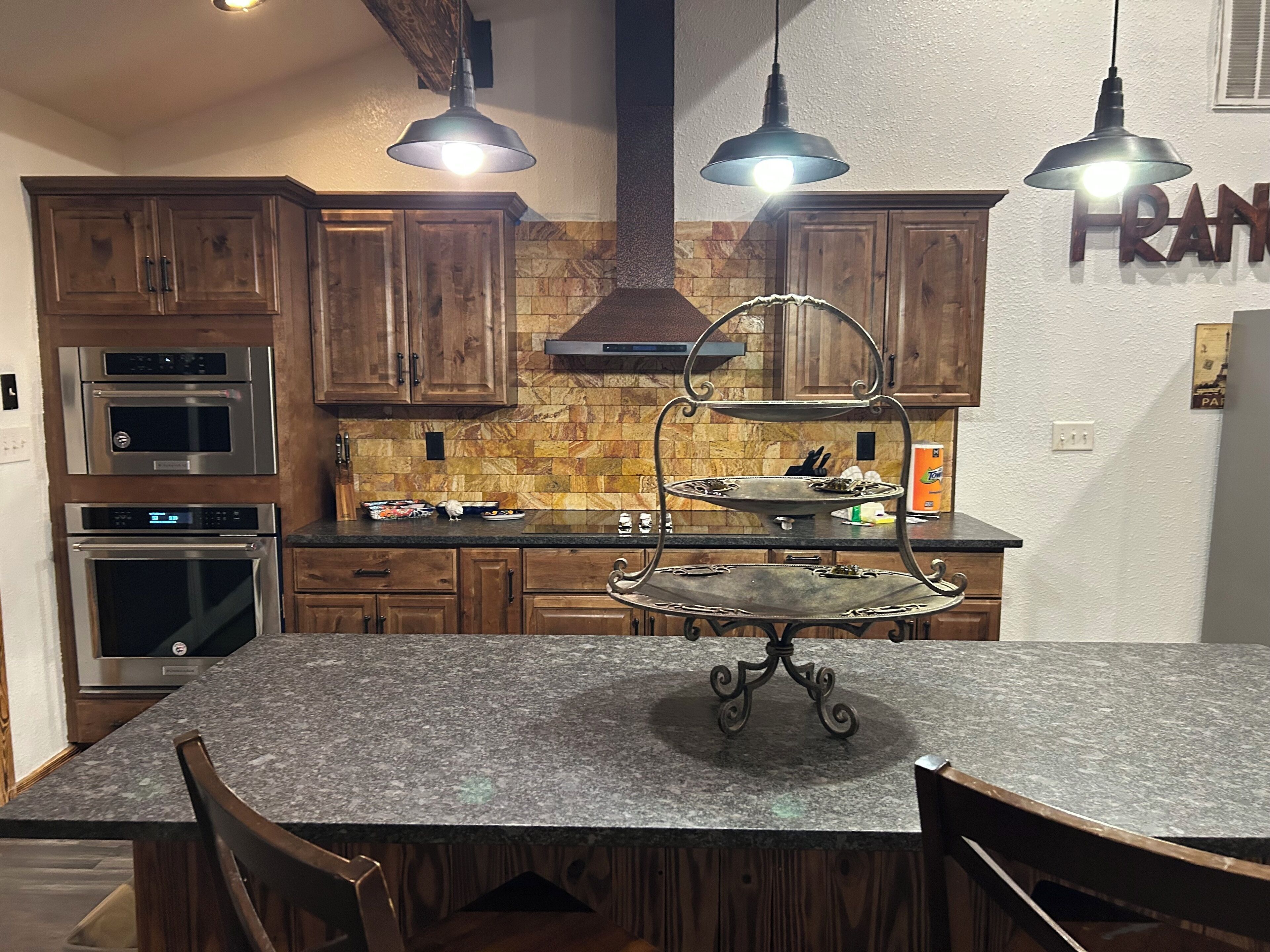 Micro-ondes, four, plaque de cuisson, lave-vaisselle