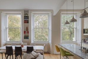 Dining - South Kensington, High Ceiling, Natural Light 2BR Flat (london)