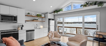 Cozy Lake Johanna Retreat w/ Private Dock