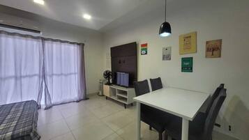 Wi-Fi de cortesia, roupa de cama