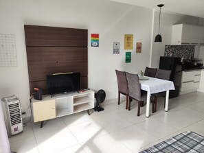 Unclassified image, 3 of 27, button - Entire apartment, cozy and well located. (São Vicente)