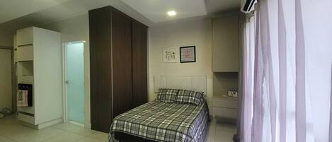 Wi-Fi de cortesia, roupa de cama