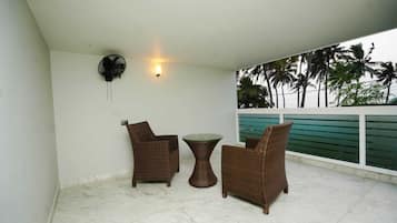 Suite superior, balcón, vista al mar | Vista del balcón