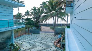 Pintu masuk properti