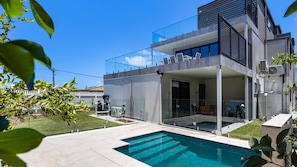 A heated pool - Bellagio - Swimming Pool with Ocean Views (Callala Beach)