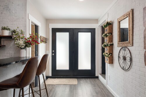 Private, Centrally Located 1-Bedroom Guest House