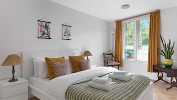 Desk, iron/ironing board, free WiFi, bed sheets