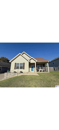 Exterior. Modern 3 bedroom house with AC in charming Elizabethtown with free Ev charging