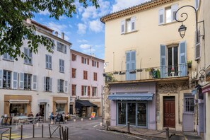 Exterior - Old Town Studio · Balcony · AC · Near Beach (Antibes)