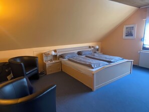 2 camere, culla da viaggio, Wi-Fi gratuito, lenzuola