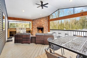 Outdoor dining - Hemlock Drift | Pond, Sauna, Hot Tub & Arcade Room (Mosinee)