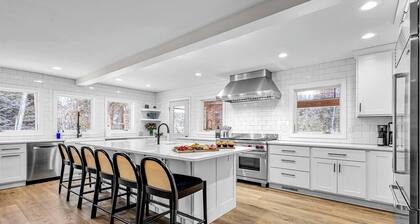 Hemlock Drift | Pond, Sauna, Hot Tub & Arcade Room