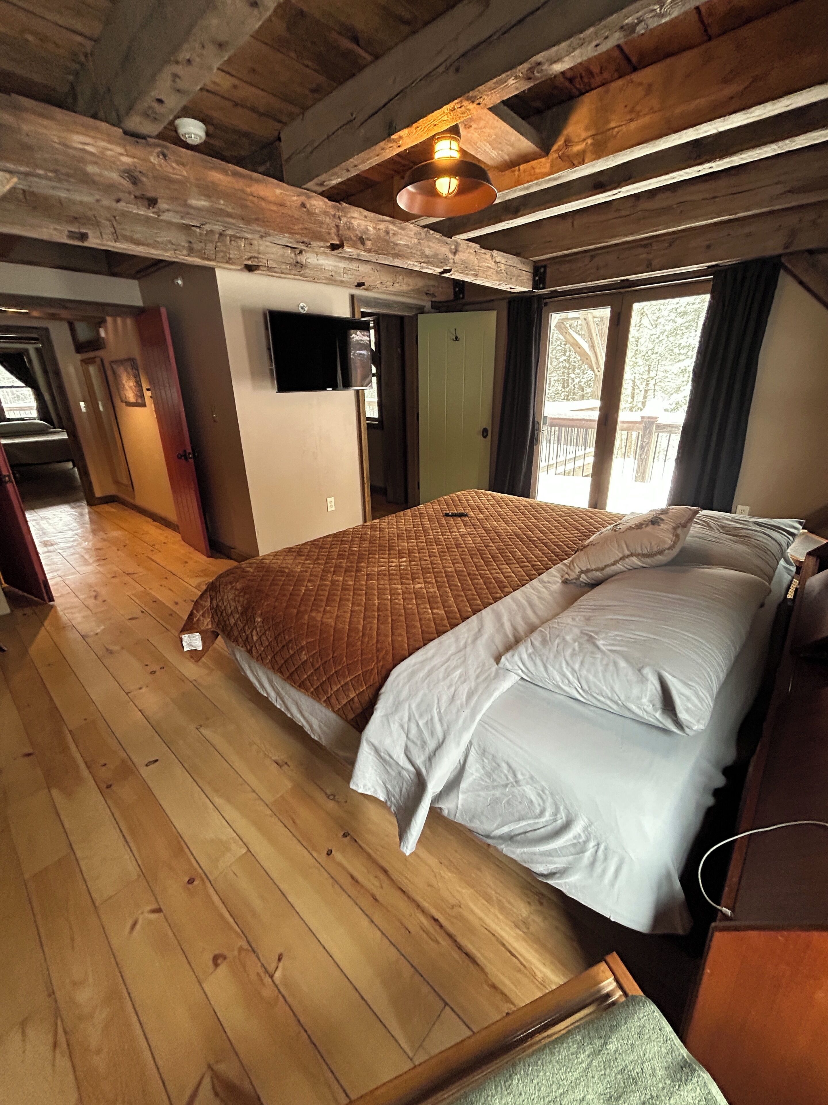 4 室のベッドルーム、アイロン / アイロン台、WiFi、ベッドシーツ