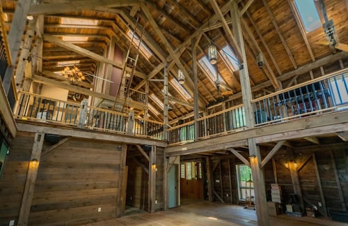 Moonrise Meadows: A Historic Mohawk Valley Retreat