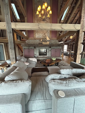 Smart TV - Moonrise Meadows: A Historic Mohawk Valley Retreat (Schenectady)