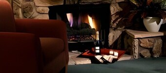 Cozy 1-bedroom resort in enchanting Big Bear Lake Sleeps 4