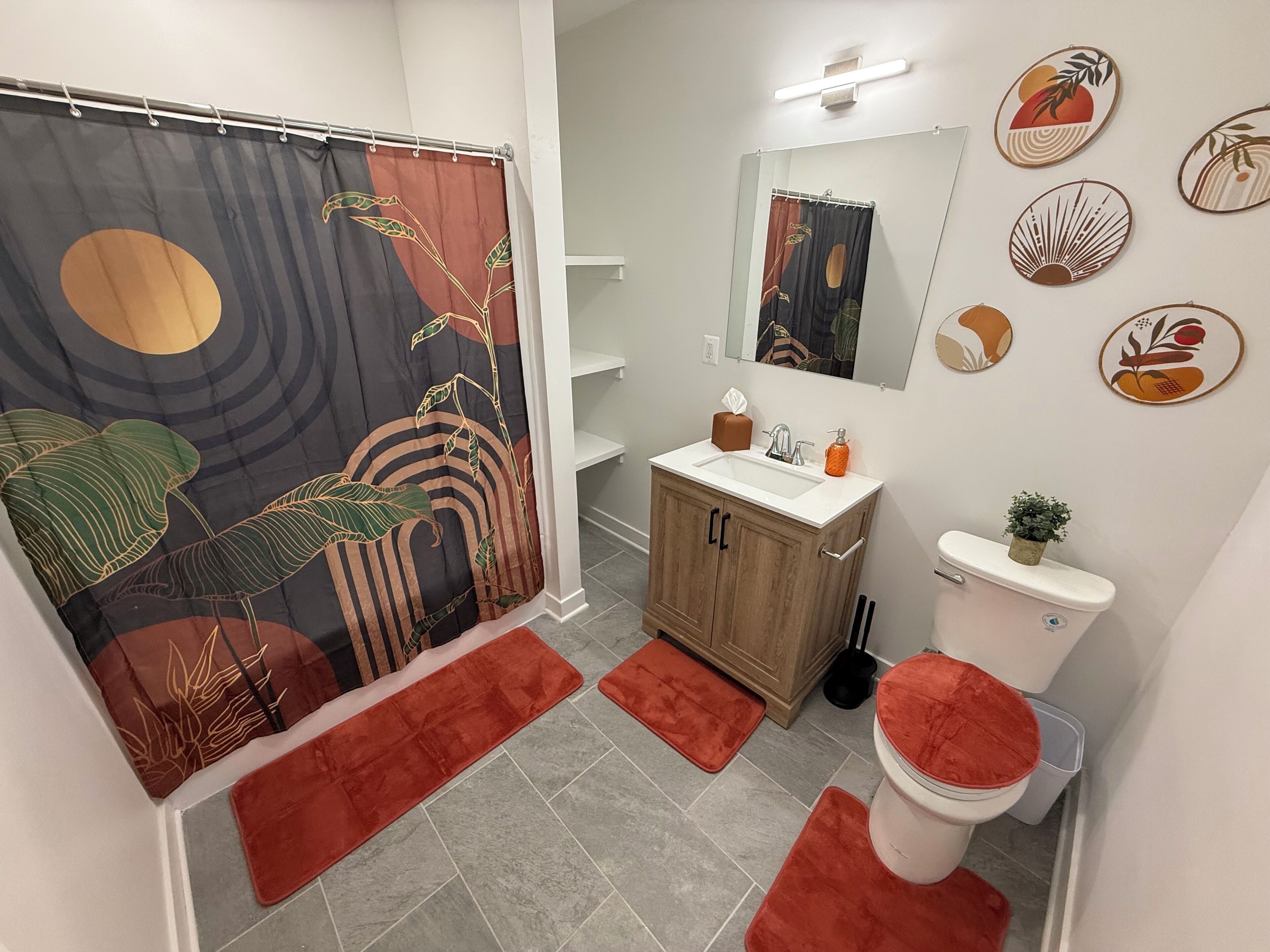 Haartrockner, Handtücher, Seife, Toilettenpapier