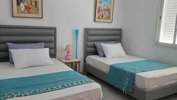 Iron/ironing board, WiFi, bed sheets