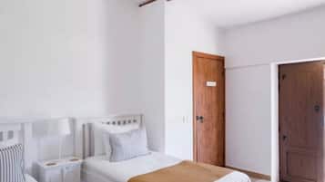 15 bedrooms, desk, iron/ironing board, free WiFi