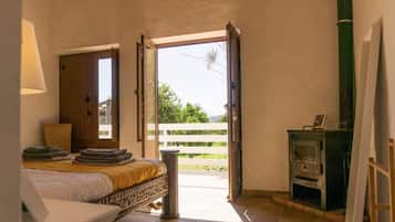 15 bedrooms, desk, iron/ironing board, free WiFi
