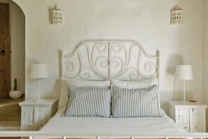 15 chambres, bureau, fer et planche à repasser, Wi-Fi gratuit