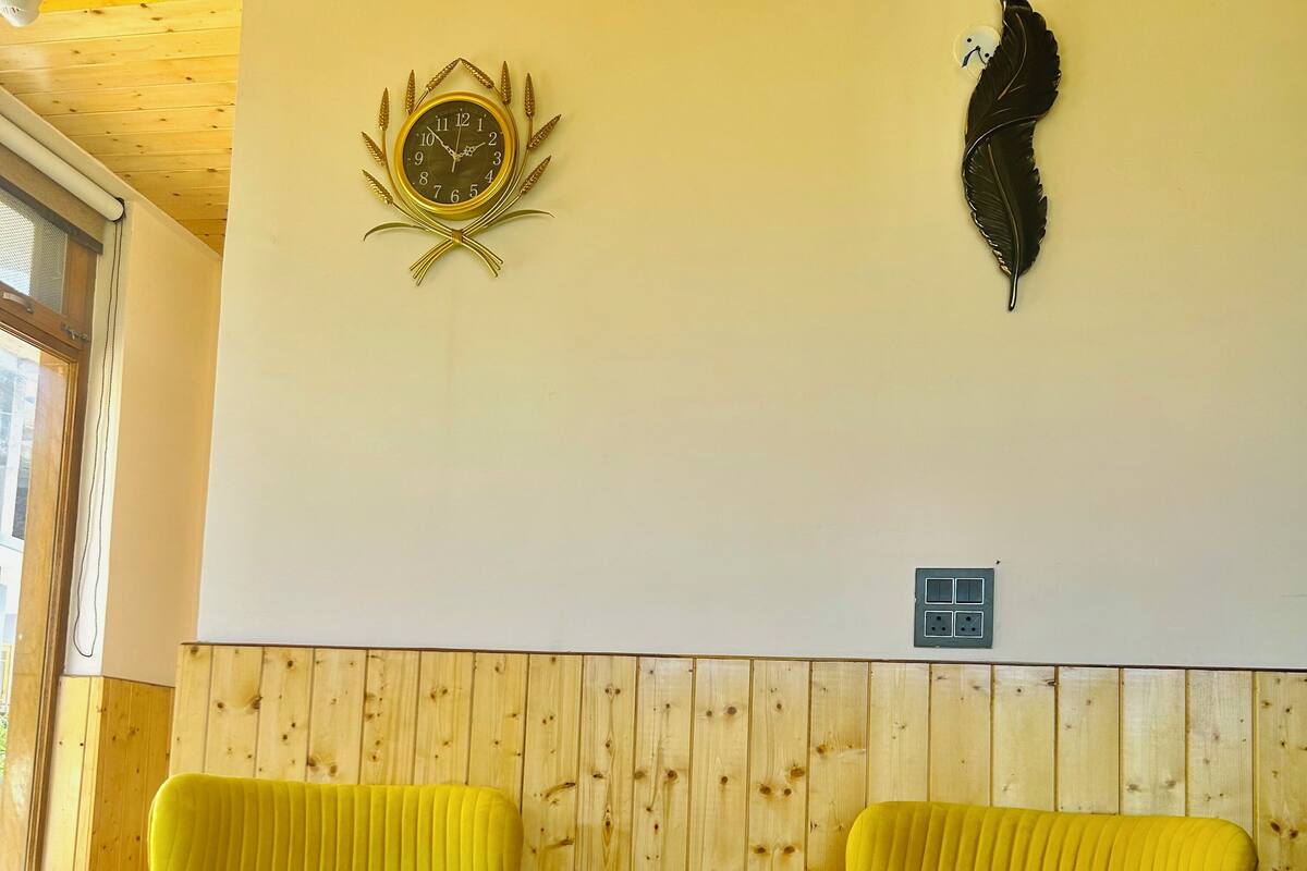 Superior Room, Non Smoking, Mountain View | In-room safe, desk, blackout drapes, iron/ironing board