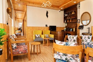 Reception - Hotel Amadeus (Tehri)