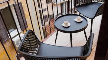 ๋ญ์
๋ฆฌ๋ฃธ, ๋ฐ์ฝ๋ | ํ
๋ผ์ค/ํํฐ์ค