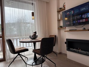 Dining - ✨ Elegant Mountain Apartment with Fireplace, Balcony Views, SKI In&Out ⛷ (Bansko)
