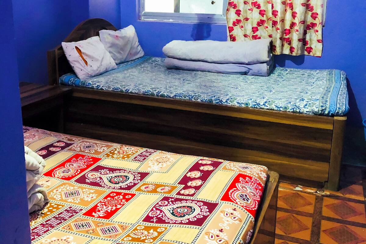 Bureau, espace de travail pour ordinateur portable, Wi-Fi gratuit