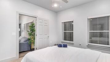Desk, iron/ironing board, WiFi, bed sheets