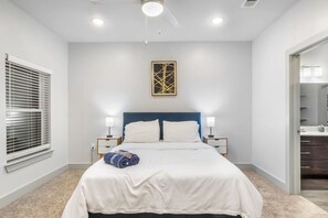 2 多间卧室、办公桌、熨斗/熨衣板、WiFi