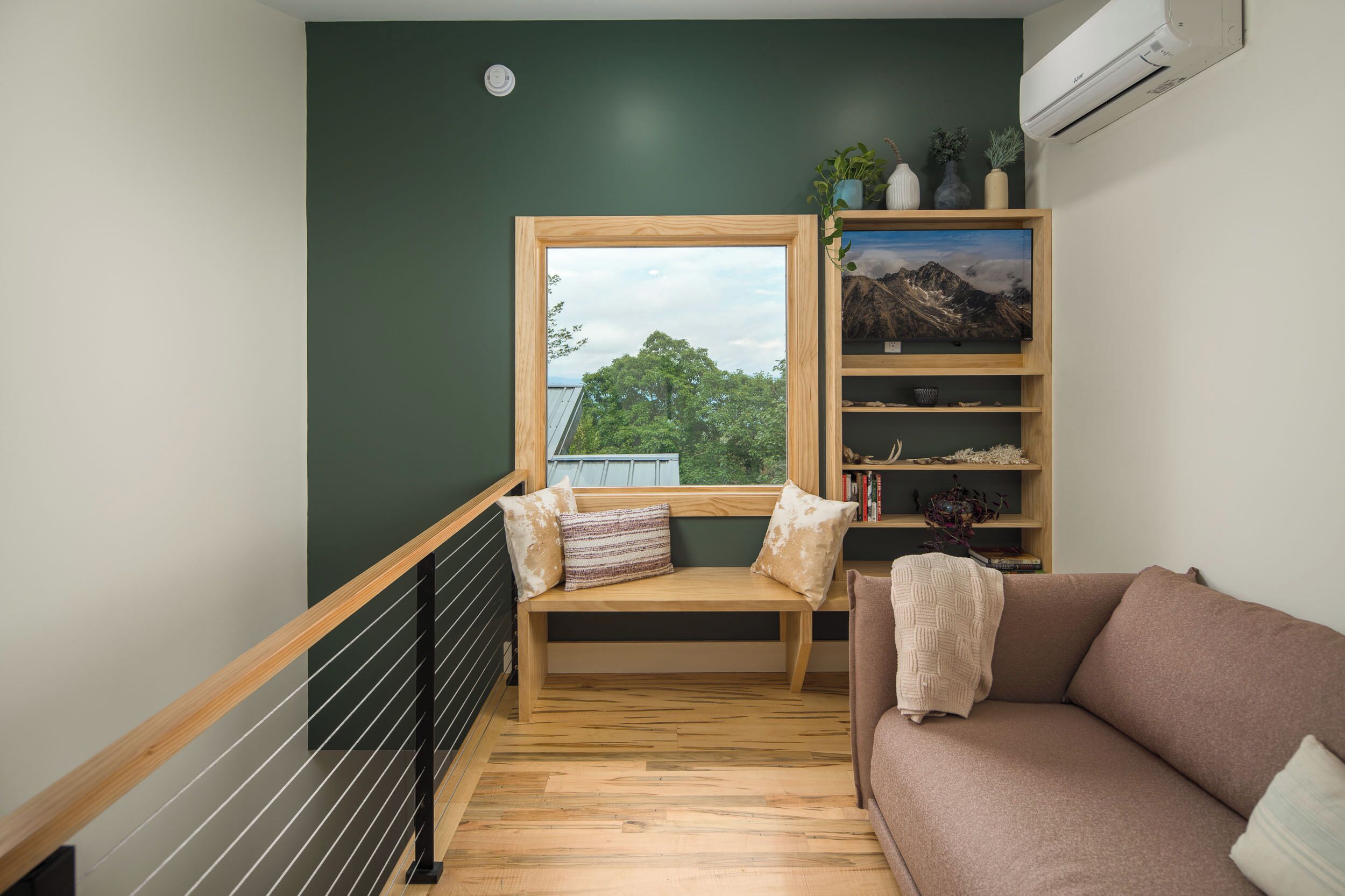 The Birdhouse Of Boone, Luxe + Long Views + Charming Tiny Home - Boone, NC