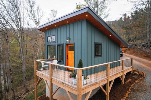 the Birdhouse of Boone, Luxe + Long Views + Charming Tiny Home