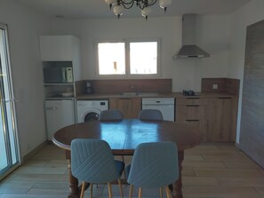 Private kitchen - House in the countryside, ideal for curists, Prechacq-les-Bains and Dax (Gamarde-les-Bains)