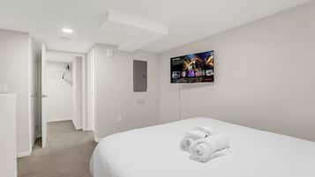 1 bedroom, desk, iron/ironing board, WiFi (free)