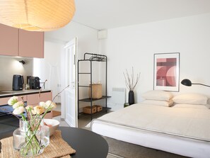 1 bedroom, travel cot, free WiFi, bed sheets