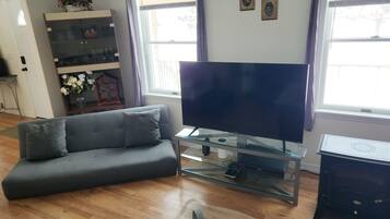 TV connectée, baby-foot, table de tennis de table