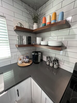Micro-ondas, fogão, cooktop, lava-louças