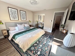 2 bedrooms, iron/ironing board, WiFi, bed sheets