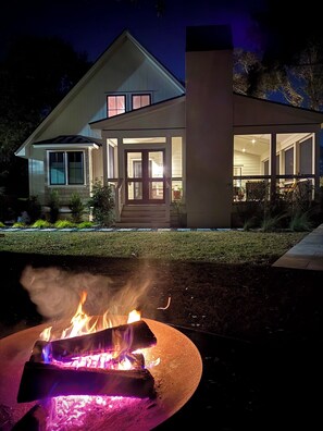 Property grounds - Modern Coastal Compound w Pool + Cottage in Old Village Fire Pit Screened Porch (Mount Pleasant)