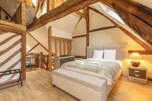 Iron/ironing board, travel cot, WiFi, bed sheets - Maison 1505 | Authentic 16th-century shipowner’s house in the city center (Honfleur)