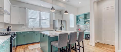 Microwave, oven, stovetop, dishwasher